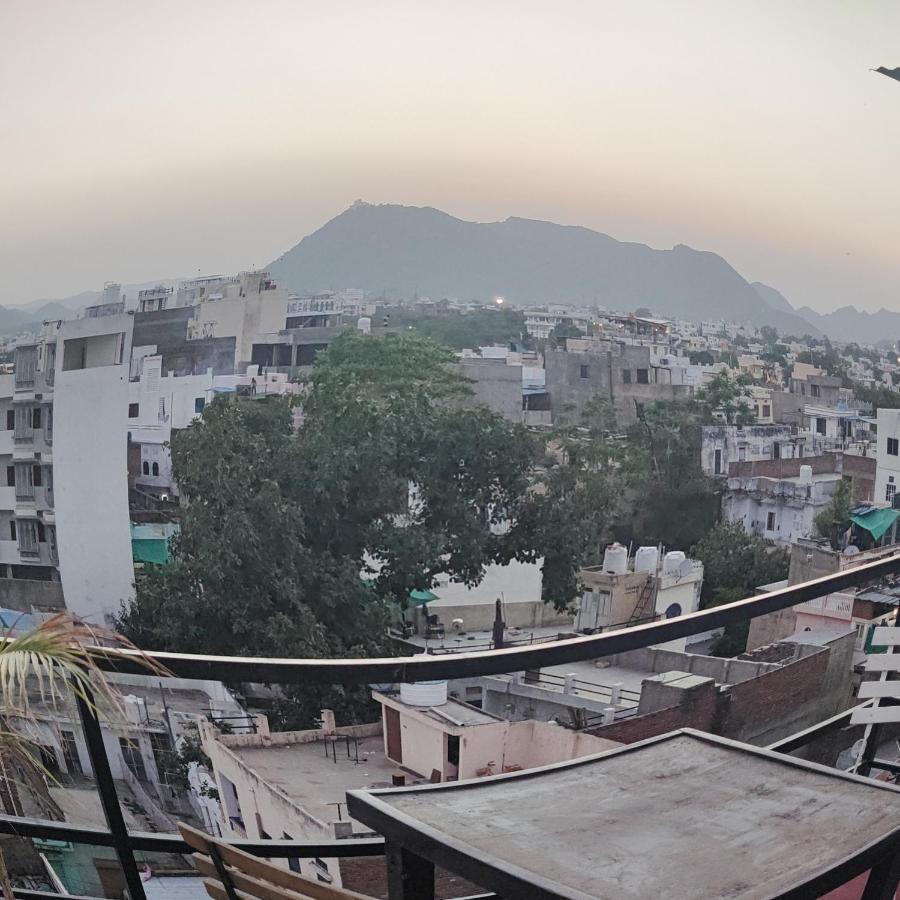 Hostel The Rustic Monk Udaipur Exterior foto