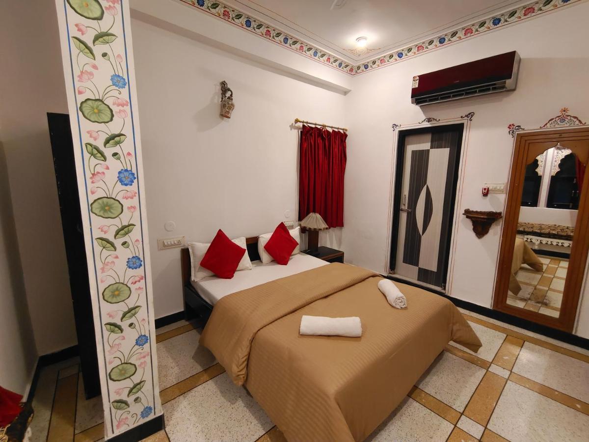 Hostel The Rustic Monk Udaipur Exterior foto