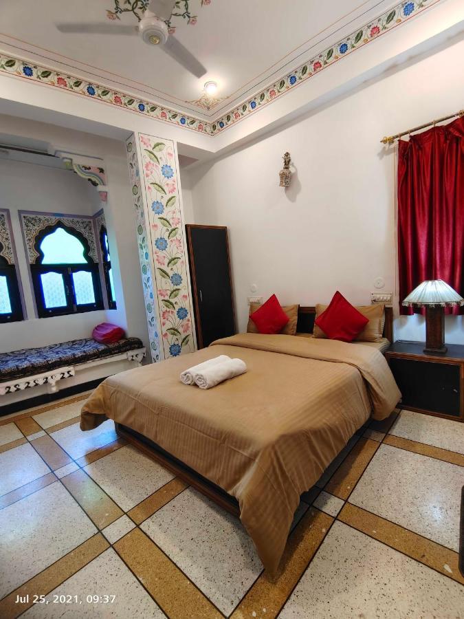 Hostel The Rustic Monk Udaipur Exterior foto