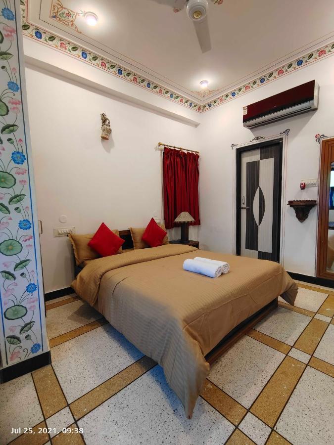 Hostel The Rustic Monk Udaipur Exterior foto