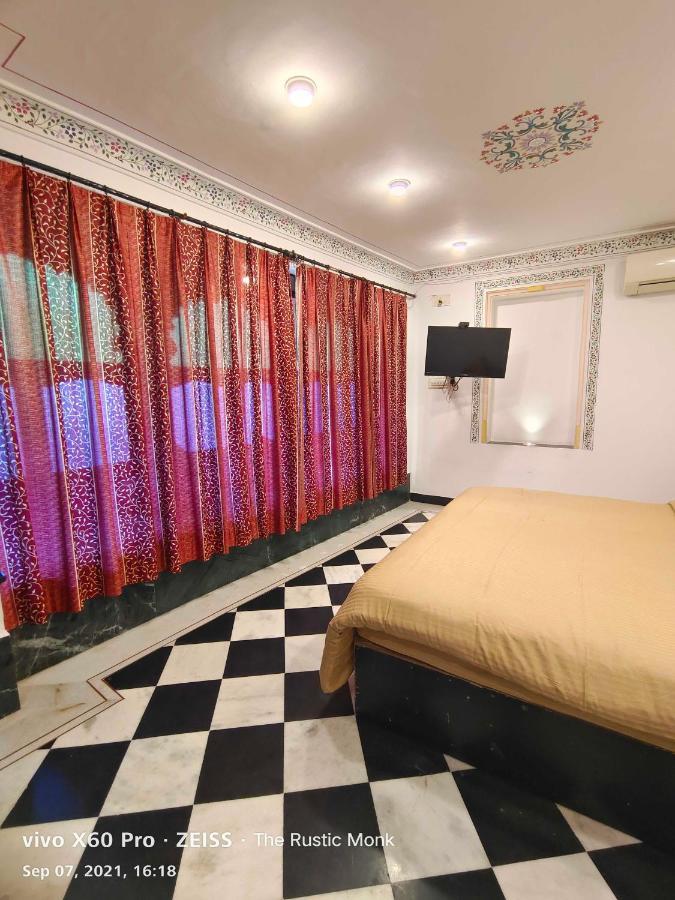 Hostel The Rustic Monk Udaipur Exterior foto