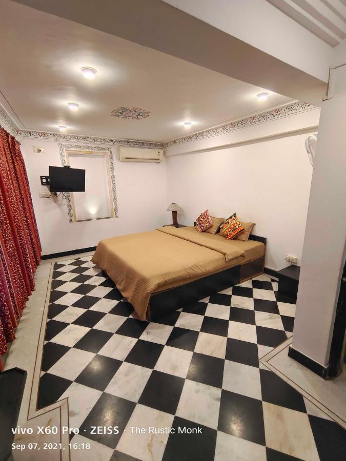 Hostel The Rustic Monk Udaipur Exterior foto