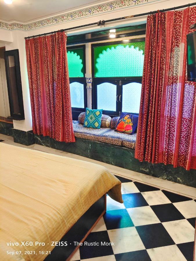 Hostel The Rustic Monk Udaipur Exterior foto
