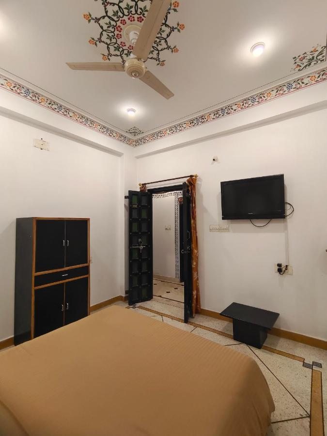 Hostel The Rustic Monk Udaipur Exterior foto