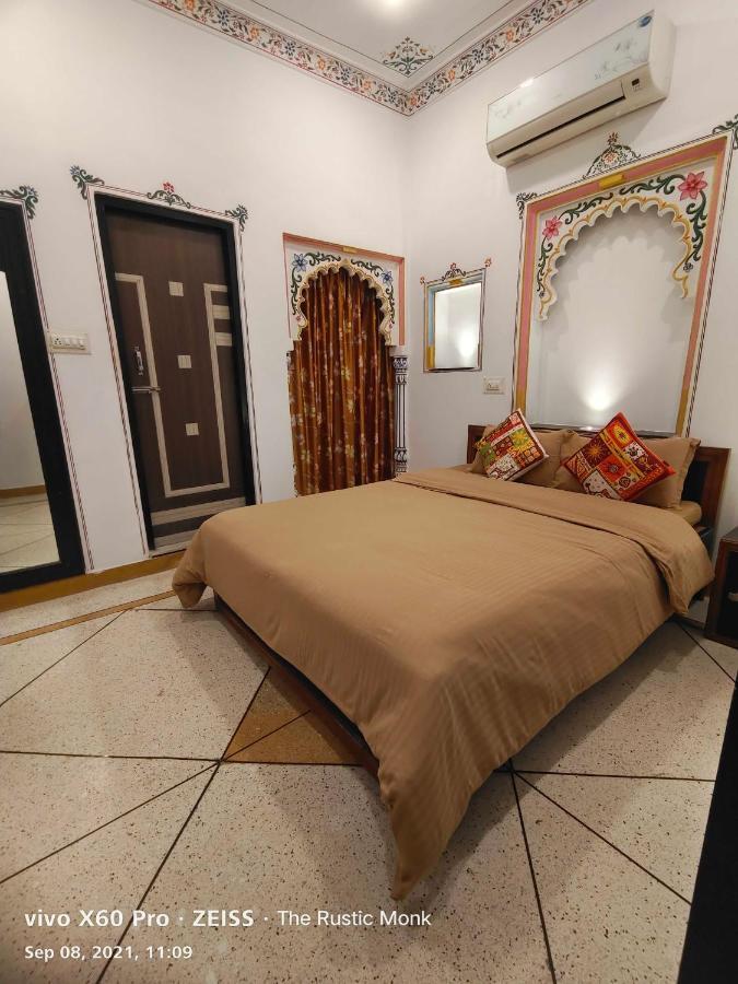 Hostel The Rustic Monk Udaipur Exterior foto